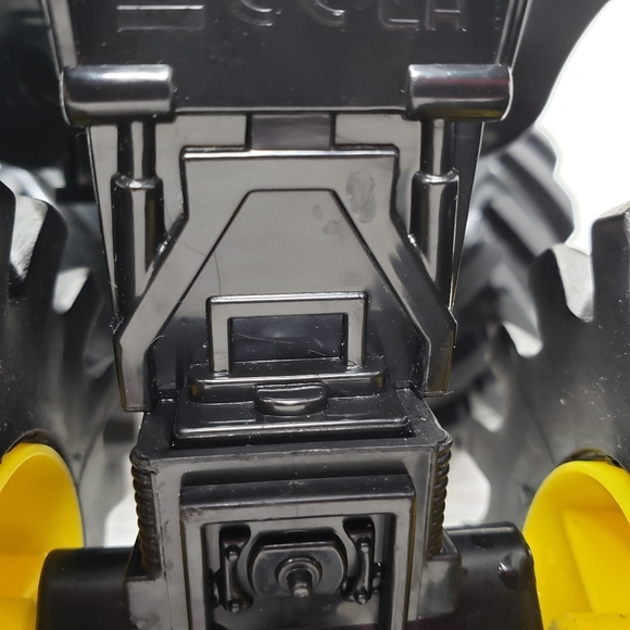 Tomy John Deere Monster Tread Tractor & Trailer Flaw - Picture 8 of 15